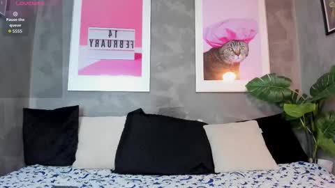 Mia online show from 6, 1, 2026