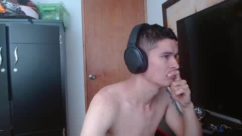 Snapshot of miaou_miaou chatting on 6, 2, 2025 miaou_miaou online show from 6, 2, 2025