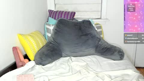 Snapshot of miaparker2_0 chatting on 5, 2, 2025 Mia online show from 5, 2, 2025