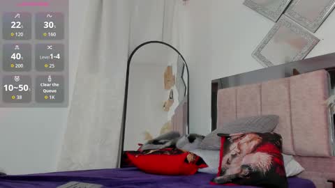 miapearls_ online show from 15, 12, 2025