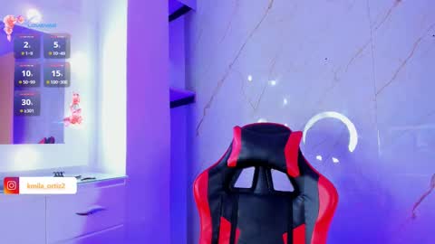 miapink_ofi_ online show from 12, 9, 2025