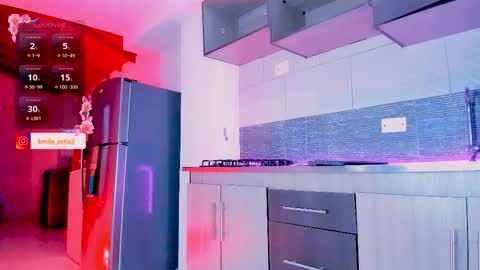 miapink_ofi_ online show from 23, 9, 2025