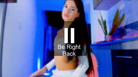 miapink_ofi_ online show from 25, 9, 2025