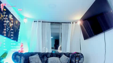 miapink_ofi_ online show from 16, 12, 2025