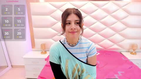 Snapshot of miaqueen021 chatting on 26, 2, 2025 Sweetie Mia online show from 26, 2, 2025