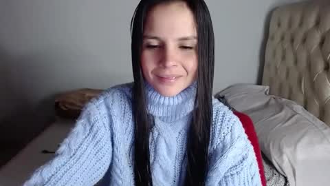 miarobinn_ online show from 4, 12, 2024