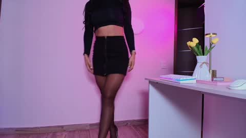 Snapshot of miarouss3 chatting on 19, 12, 2024 My name is Mia Please say hello I like to chat with you. If you have requests or dirty talk please use tip online show from 19, 12, 2024