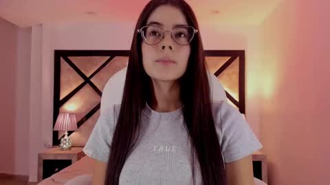 Snapshot of miasilverr chatting on 14, 2, 2025 Mia online show from 14, 2, 2025