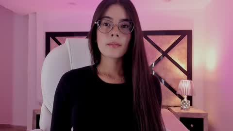 Snapshot of miasilverr chatting on 24, 2, 2025 Mia online show from 24, 2, 2025