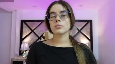 Mia online show from 13, 4, 2026