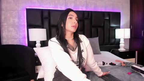 Mia Sweetth online show from 27, 12, 2024