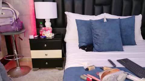 Mia Sweetth online show from 13, 10, 2025