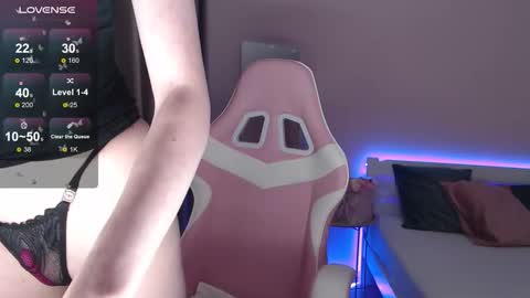 Snapshot of miatory chatting on 18, 11, 2025 Sofia online show from 18, 11, 2025