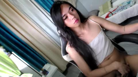 Mia online show from 2, 1, 2025