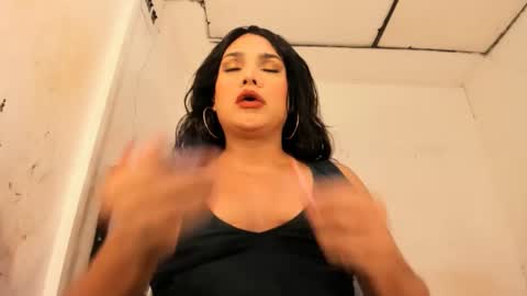 Snapshot of miavaniity54 chatting on 19, 10, 2025 miavaniity54 online show from 19, 10, 2025