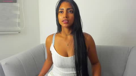 Mia Velvet  online show from 2, 12, 2025