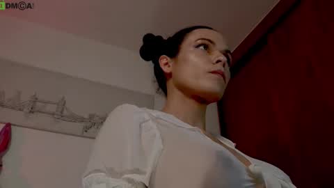 Mia online show from 12, 10, 2025