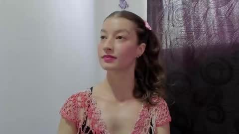 Snapshot of miavolkova_ chatting on 12, 9, 2025 Chloe online show from 12, 9, 2025