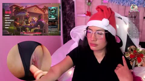 Snapshot of miavoss_ chatting on 24, 12, 2024 mia online show from 24, 12, 2024