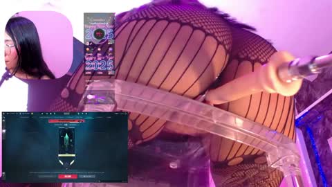 Snapshot of miavoss_ chatting on 5, 1, 2025 mia online show from 5, 1, 2025
