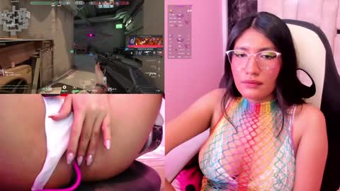 Snapshot of miavoss_ chatting on 11, 1, 2025 mia online show from 11, 1, 2025