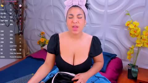 Snapshot of miawoderfull chatting on 4, 1, 2025 Mia online show from 4, 1, 2025