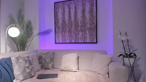 Michael Salens independent model online show from 1, 3, 2025