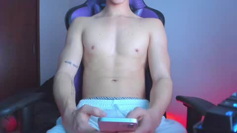 Snapshot of michael_twink18 chatting on 16, 12, 2025 Michael online show from 16, 12, 2025