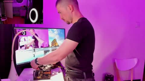 Snapshot of michael_wolfborn chatting on 5, 12, 2024 Michael online show from 5, 12, 2024