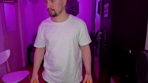 Snapshot of michael_wolfborn chatting on 27, 3, 2026 Michael online show from 27, 3, 2026