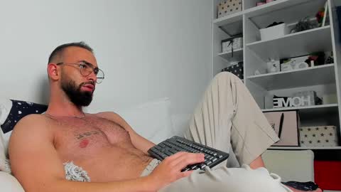 MichaelEvansx online show from 2, 12, 2024