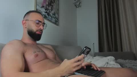 Snapshot of michaelevansx chatting on 6, 1, 2026 MichaelEvansx online show from 6, 1, 2026