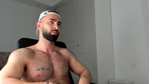 Snapshot of michaelevansx chatting on 2, 4, 2026 MichaelEvansx online show from 2, 4, 2026