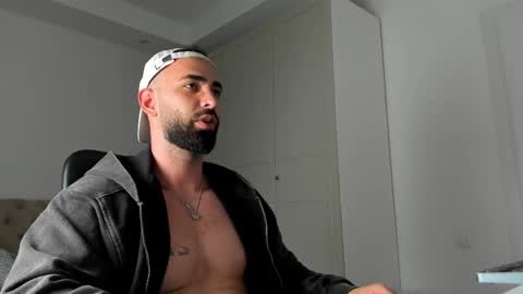 Snapshot of michaelevansx chatting on 7, 4, 2026 MichaelEvansx online show from 7, 4, 2026