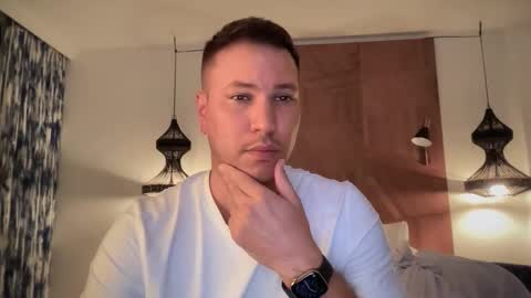 Michael J Cox online show from 11, 5, 2026