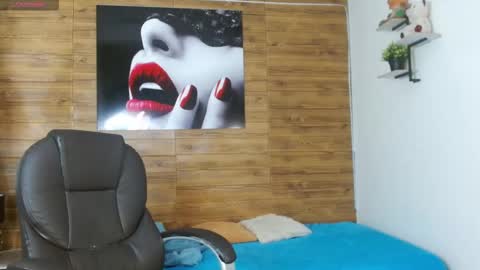 Snapshot of michaelkoiv chatting on 15, 12, 2025 michaelkoiv online show from 15, 12, 2025