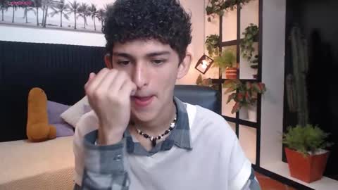 Snapshot of michaelkoiv chatting on 17, 12, 2025 michaelkoiv online show from 17, 12, 2025