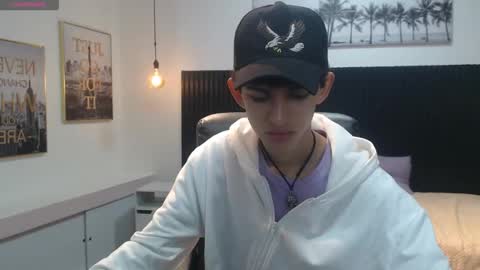 Snapshot of michaelkoiv chatting on 19, 12, 2025 michaelkoiv online show from 19, 12, 2025