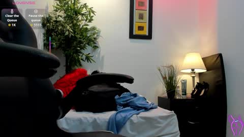 michel_lopez18 online show from 13, 9, 2025