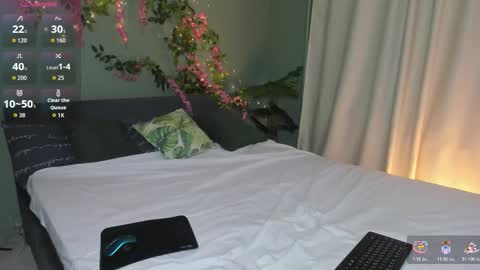 michele_mack online show from 5, 12, 2025