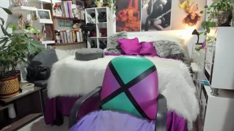 michelle apihel online show from 21, 2, 2025