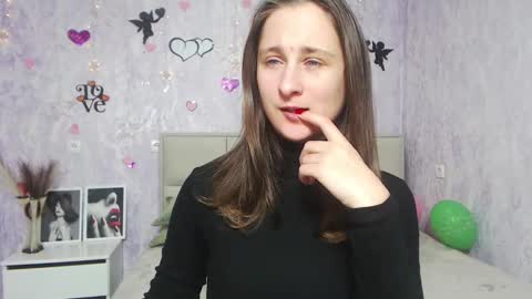 Snapshot of michellee11 chatting on 4, 2, 2025 Michel online show from 4, 2, 2025