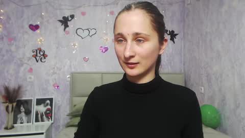 Snapshot of michellee11 chatting on 4, 2, 2025 Michel online show from 4, 2, 2025