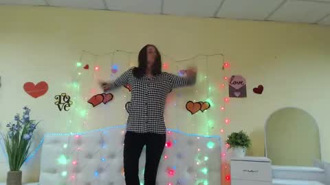 Snapshot of michellee11 chatting on 7, 3, 2025 Michel online show from 7, 3, 2025