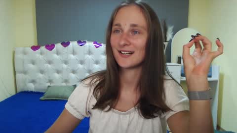 Snapshot of michellee11 chatting on 22, 9, 2025 Michel online show from 22, 9, 2025