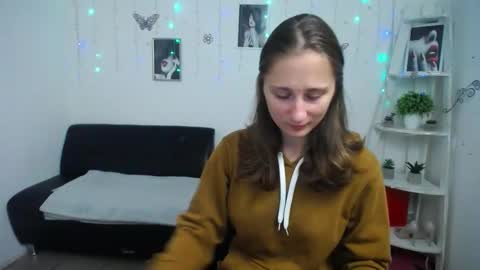 Snapshot of michellee11 chatting on 10, 10, 2025 Michel online show from 10, 10, 2025