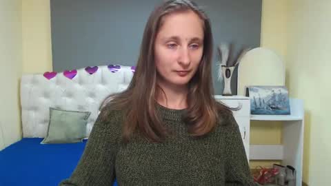 Snapshot of michellee11 chatting on 13, 10, 2025 Michel online show from 13, 10, 2025