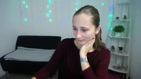 Snapshot of michellee11 chatting on 6, 11, 2025 Michel online show from 6, 11, 2025