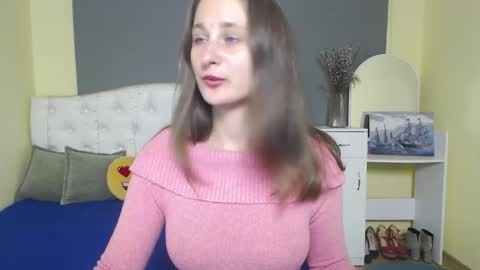 Snapshot of michellee11 chatting on 8, 11, 2025 Michel online show from 8, 11, 2025