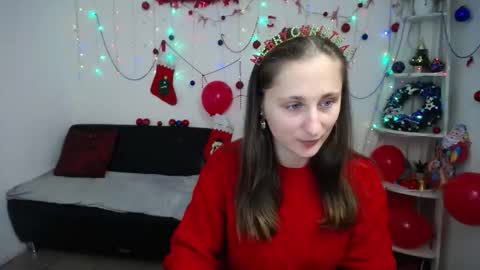 Snapshot of michellee11 chatting on 16, 12, 2025 Michel online show from 16, 12, 2025